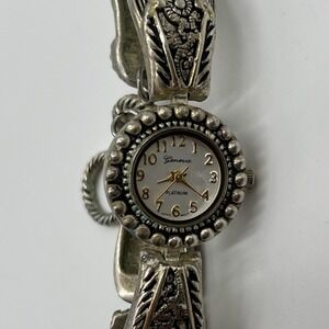 Vintage Geneva Watch Women 24mm‎ Silver Tone Floral Bracelet Toggle Band Japan
